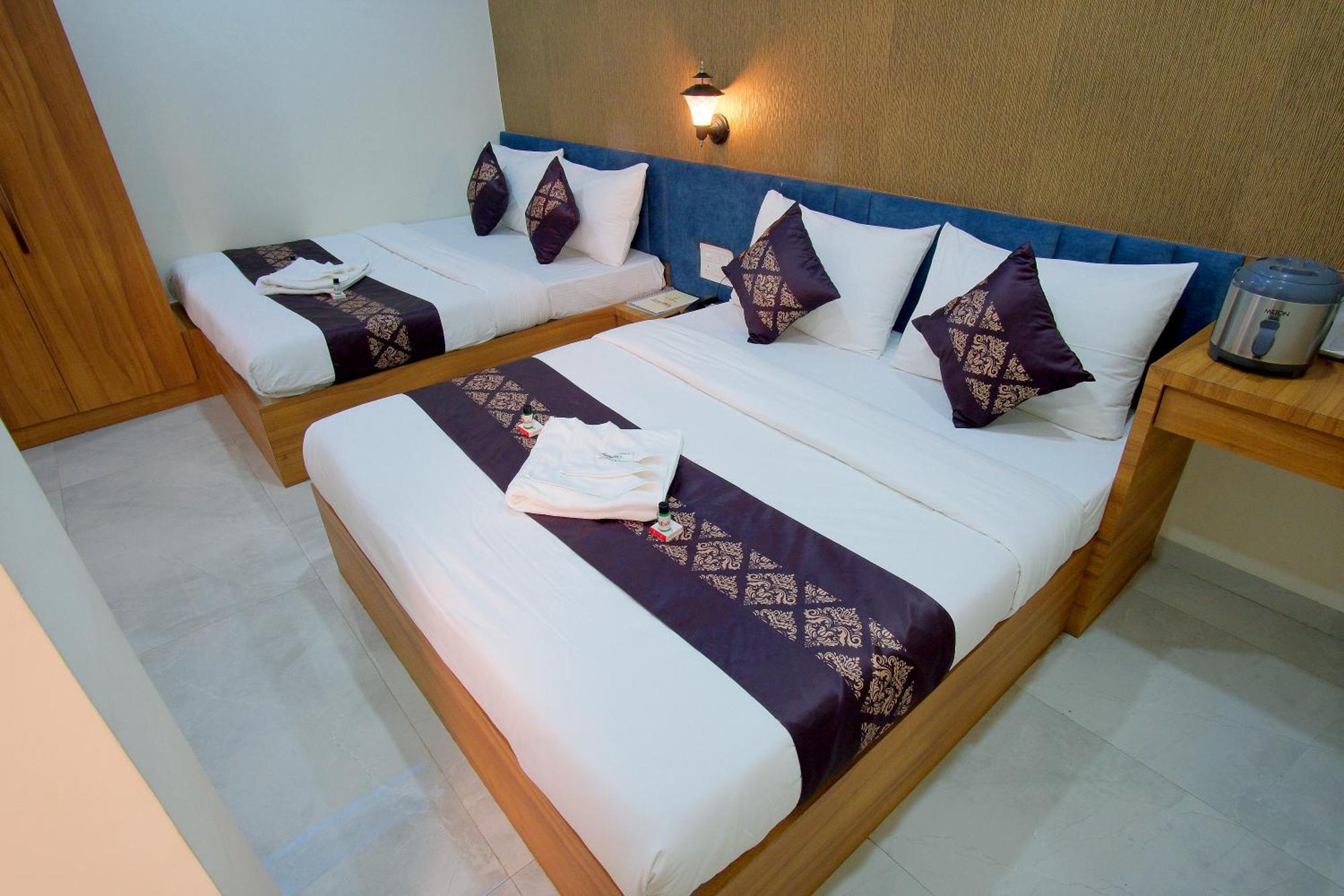 Hotel The Marion Nashik Exterior foto