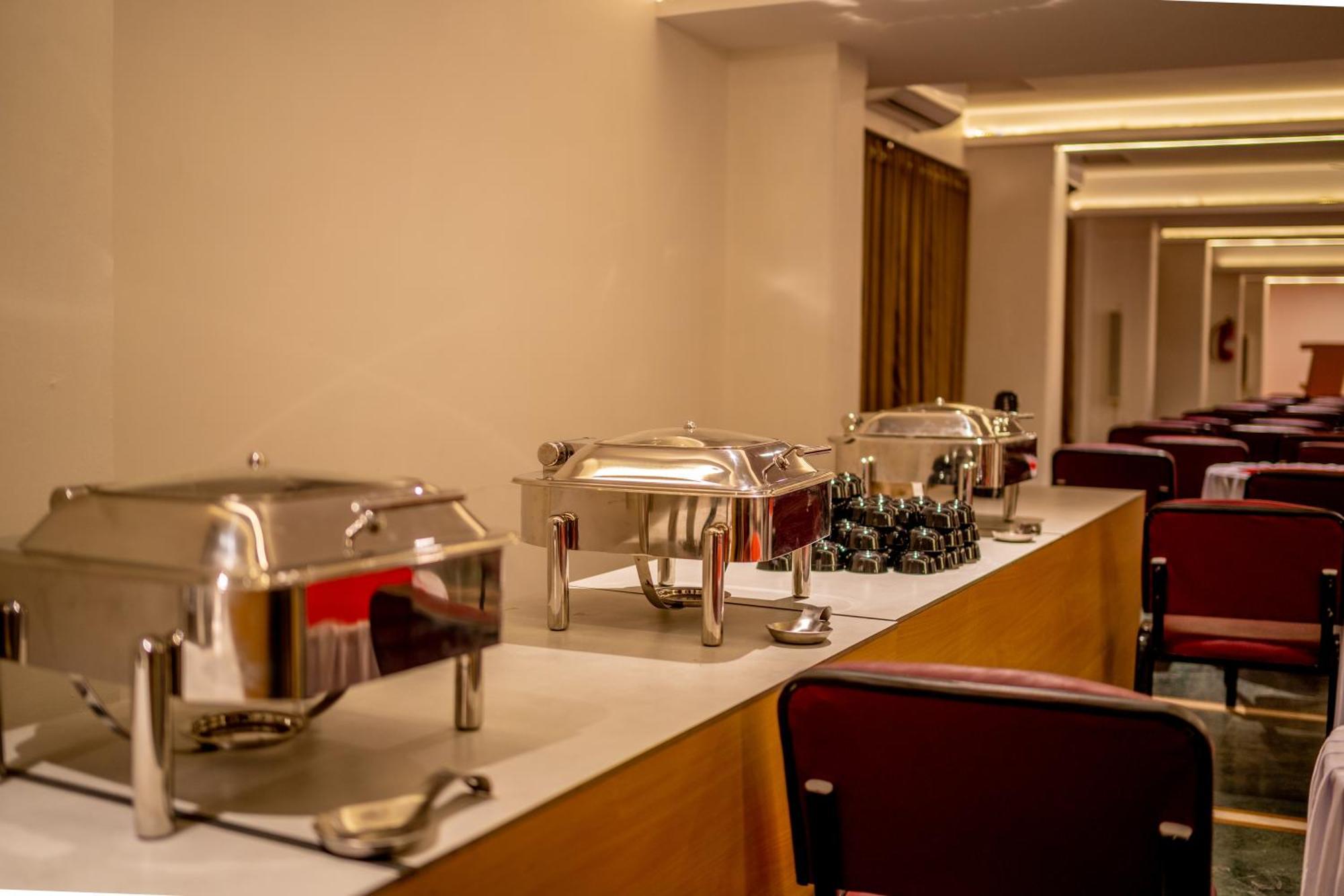 Hotel The Marion Nashik Exterior foto