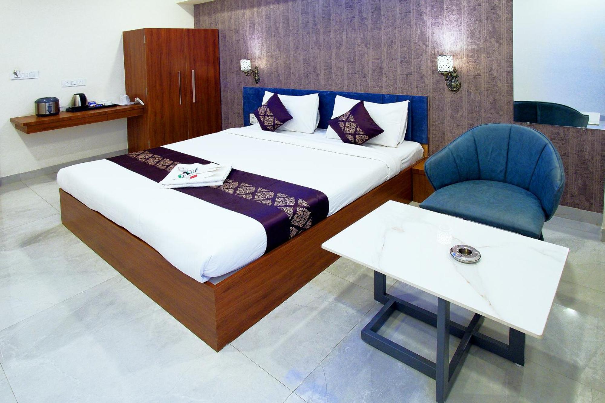 Hotel The Marion Nashik Exterior foto