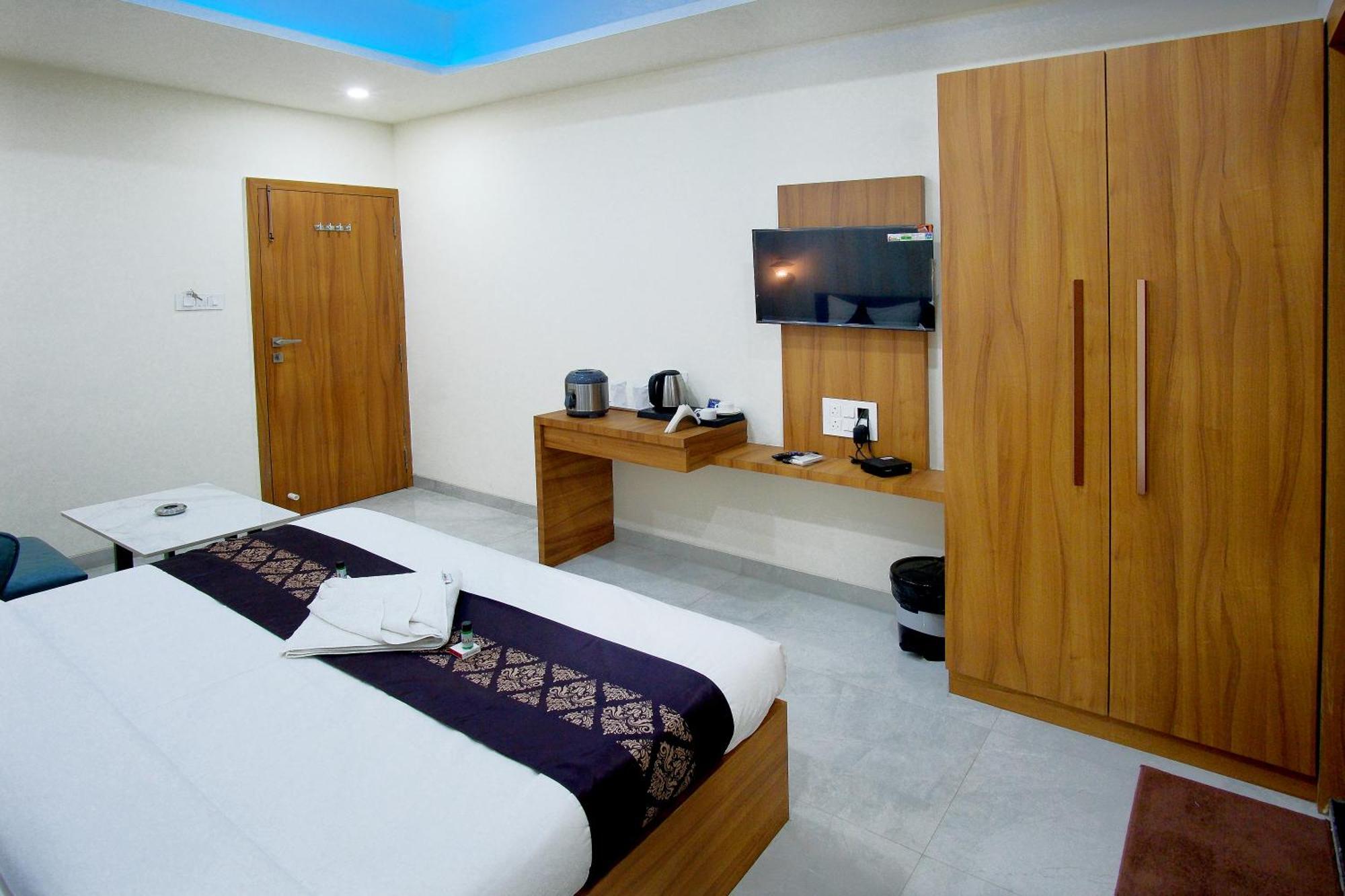 Hotel The Marion Nashik Exterior foto