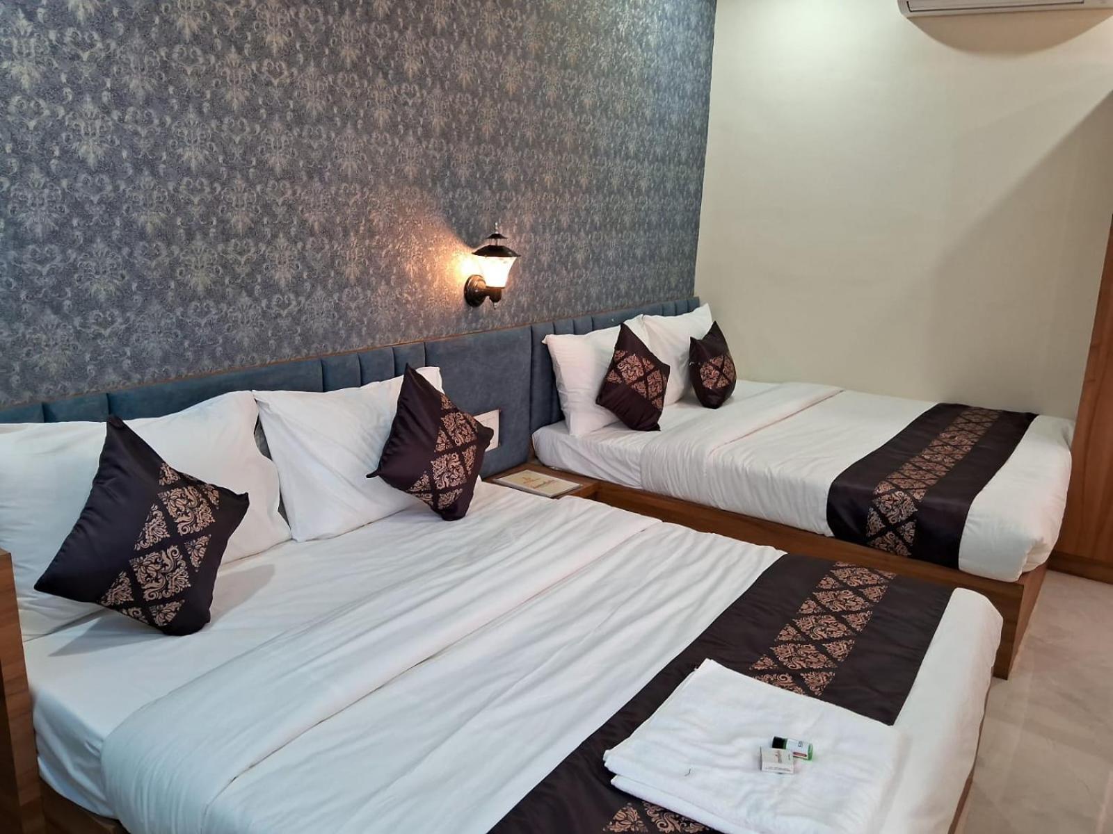 Hotel The Marion Nashik Exterior foto
